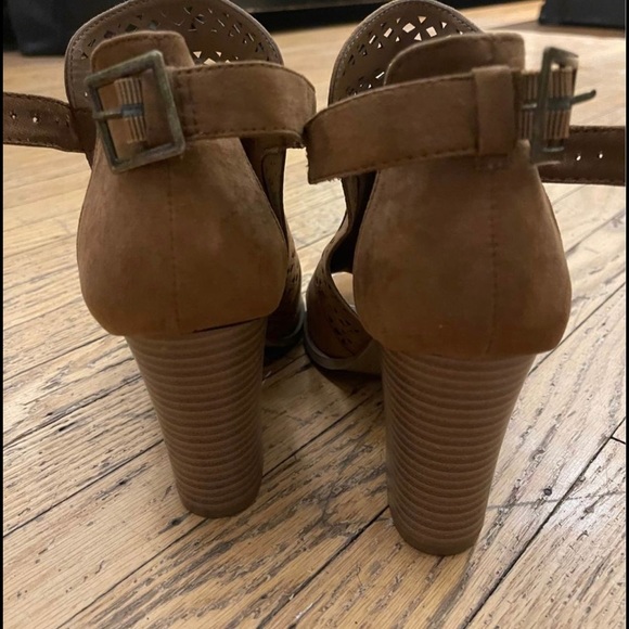 American Eagle Open-Toe Shooties - Picture 5 of 6